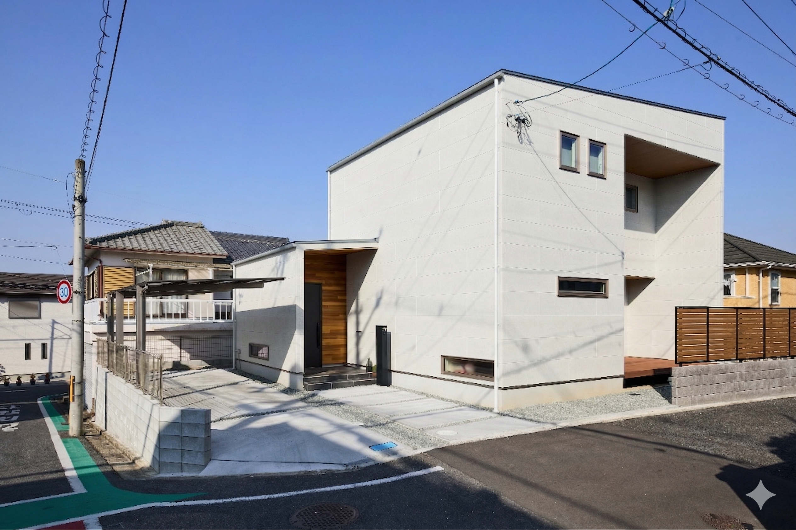 余白を削り出した家